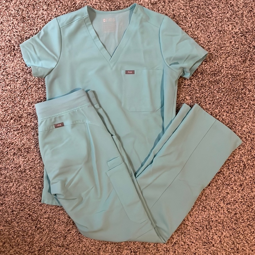 FIGS scrub set fresh aqua limited color